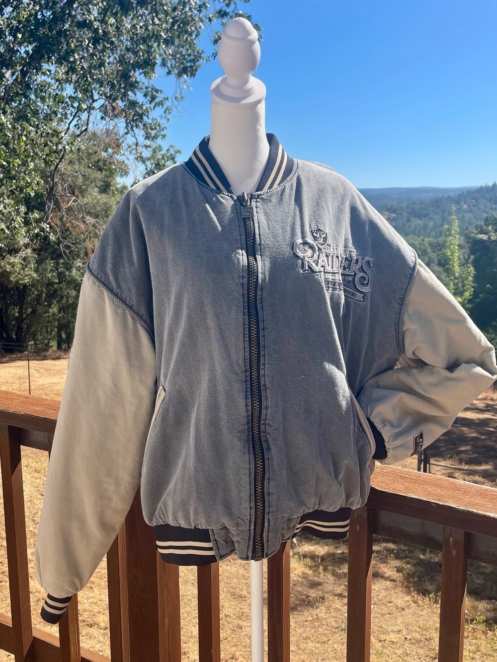 Oakland Raiders Vintage Two-Tone Bomber Jacket - Gray & Cream